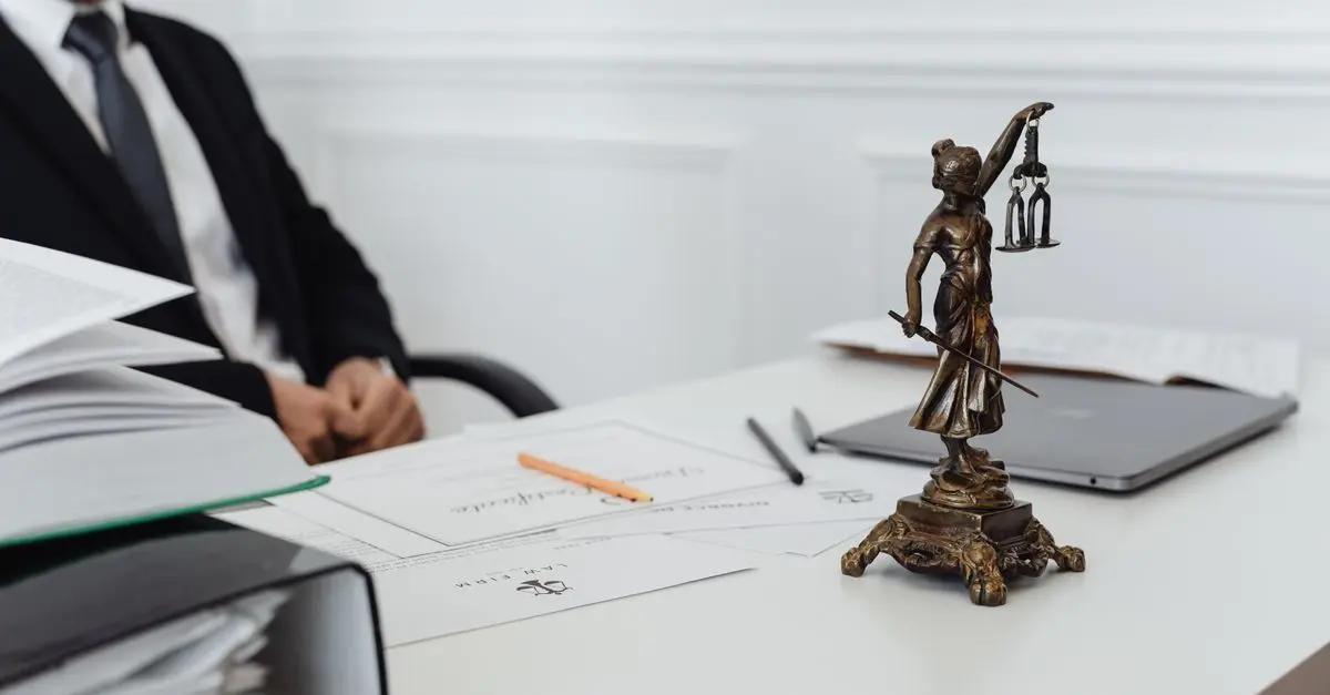 Comparatif : Aide Juridictionnelle et Services Gratuits